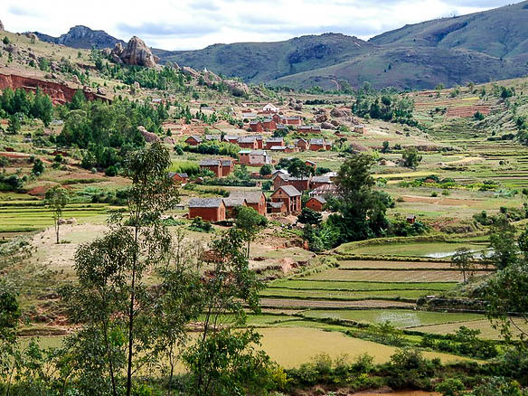 Paysage typique d’Ambatolampy à Madagascar